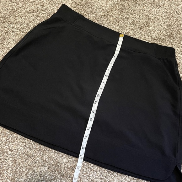 32 Degrees Cool | Women’s Stretch Woven Skort - Picture 4 of 7